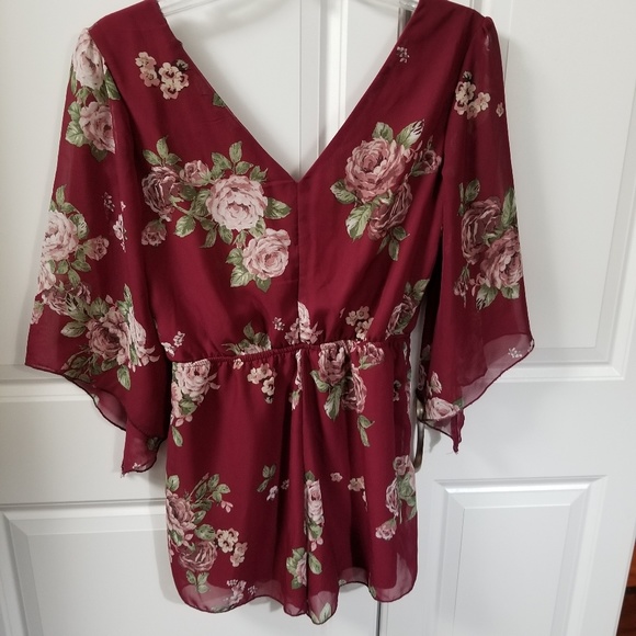 Rue 21 Flared sleeve Romper - Picture 6 of 6